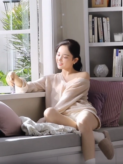 娜扎代言内衣,左侧袖子滑落看清腋窝,网友:这才是对女孩的尊重_高清