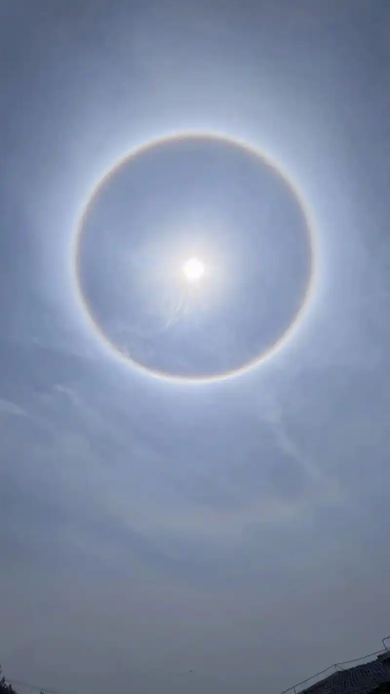 日晕奇观 ,太阳96光圈 ,这个是早上9点到12点的天空,今 - 抖音