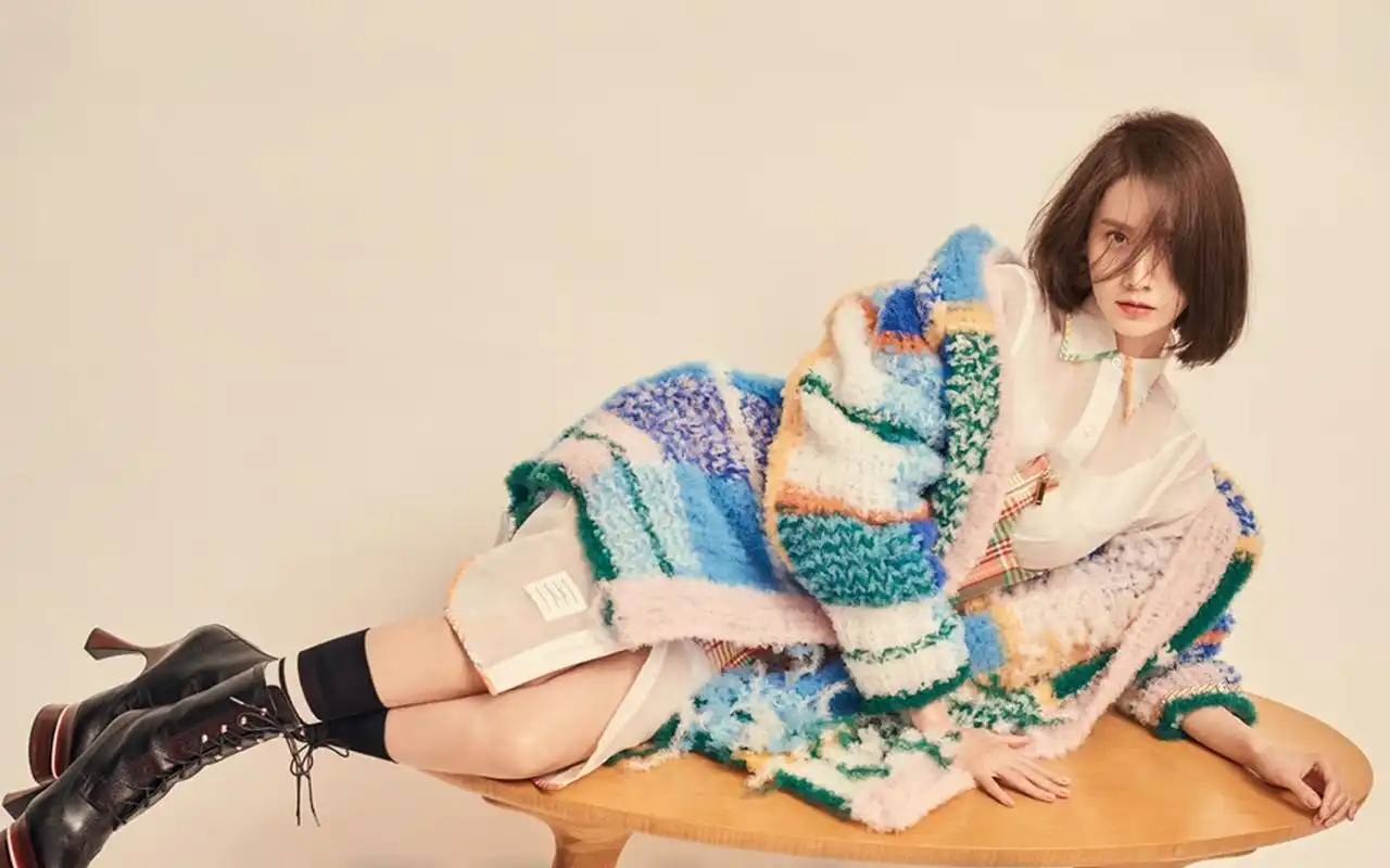 林允儿清纯写真时尚大片桌面壁纸