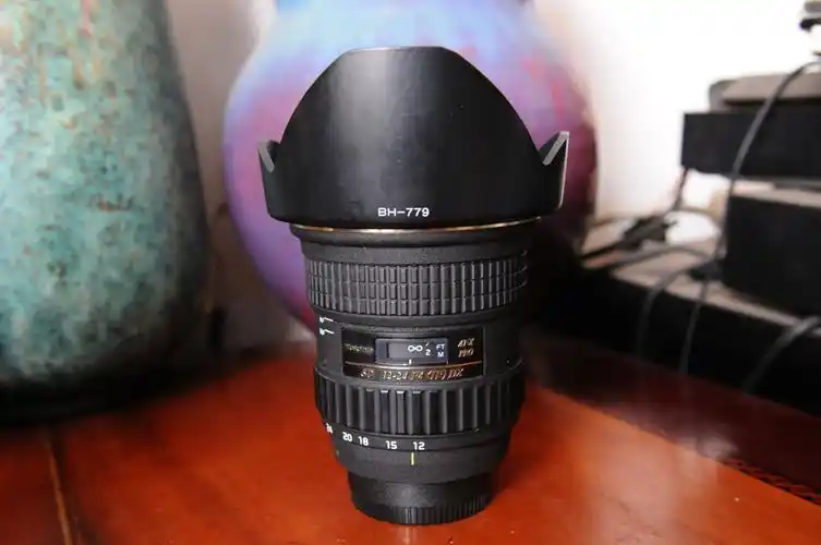 920元包邮出尼康口图丽12-24 f4镜头