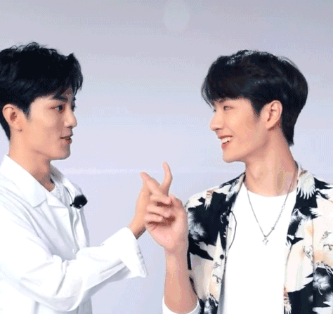 王一博是话少酷拽,不懂"周到"为何物的97年耿直弟弟,当别人judge他的