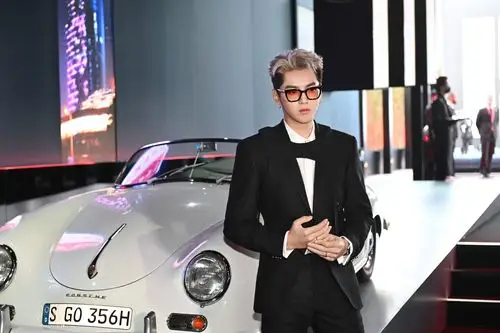 吴亦凡成为首位保时捷中国赛车运动代言人