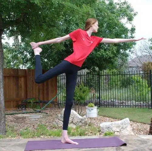 美国少女梅西·柯林,年仅17岁就拥有世界上最长的腿.