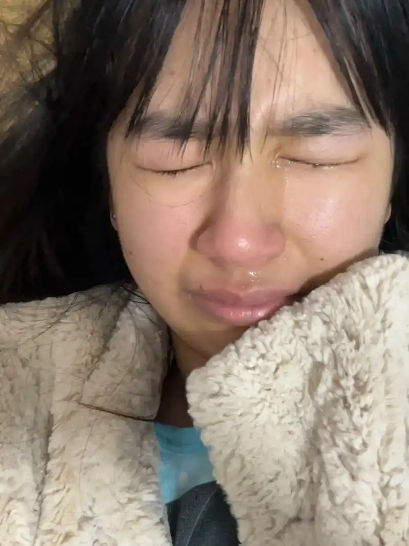 一个打王者被骂哭的小女孩再坏也坏不到哪去.