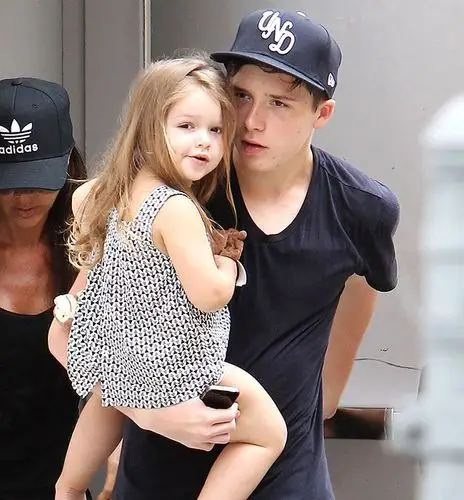 10张照片告诉你:为什么贝克汉姆女儿小七会是全世界的宠儿!