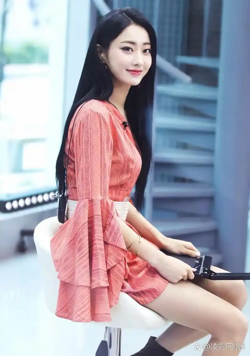 朴景丽# #韩国女星# #时尚穿搭# #女明星# #气质美女# #我要上热门