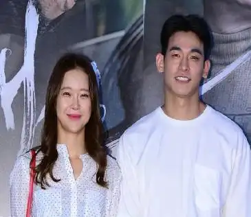 白智英-郑锡元 相差9岁