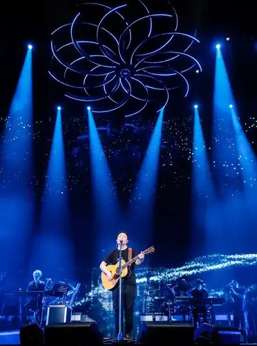 许巍无尽光芒巡演深圳首站开唱第二站25日登福州