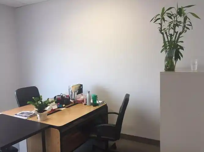 现有少量办公室出租