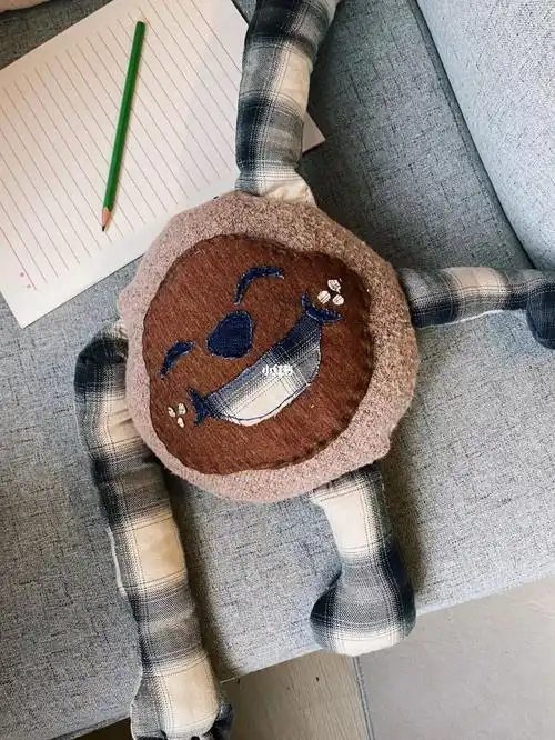 旧物改造|用旧衣服diy专属气味的抱枕娃娃