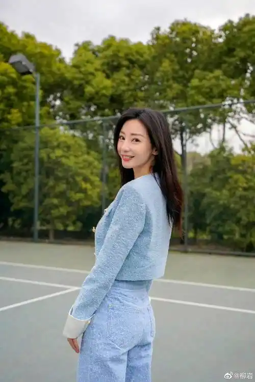 柳岩这身材真是羡慕啊!怎么才能保持这么好的身材呢?_运动_漂亮_感觉