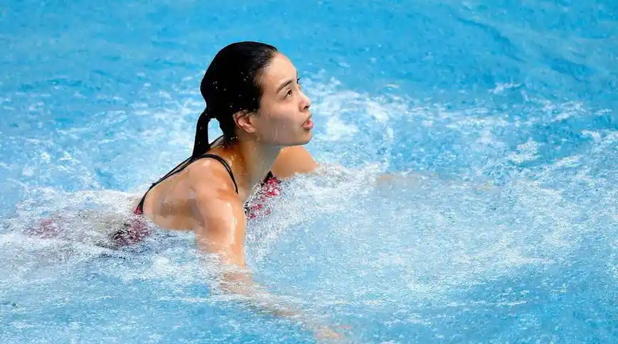 北京时间8月8日凌晨,吴敏霞,施廷懋在女子双人三米板跳水的比赛