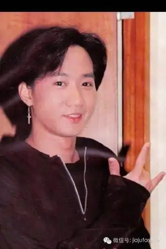 那些年,黄家驹爱用的手势!(第四波)