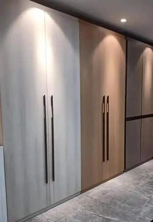 颠覆传统的实木衣柜门——航美无漆实木平板门