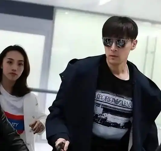 明星与经纪人的真爱:胡歌与黄曦宁的温馨故事