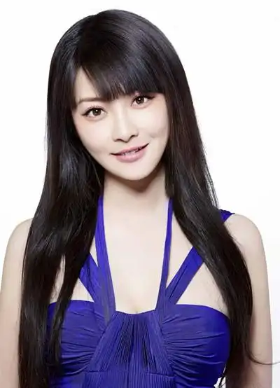 把一首《摇太阳》唱得风风火火的南国玉女方芳,出生于江苏如皋,上世纪