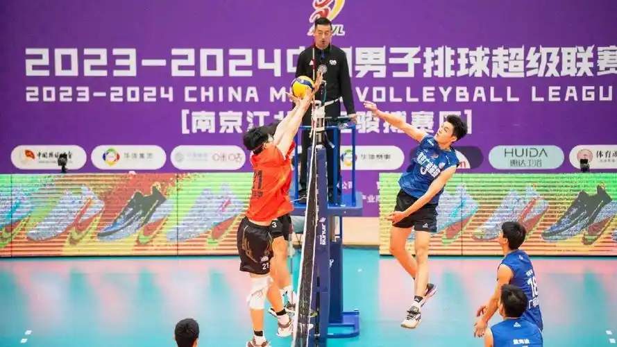 2024年4月7日19时,2023-2024中国男子排球超级联赛展开7-8名决赛第一