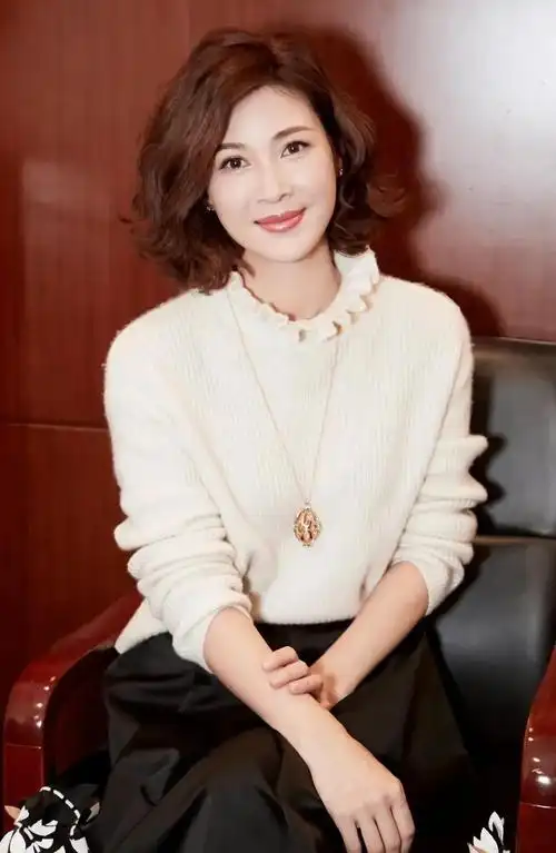 童蕾高清淡雅时尚写真,温婉可人!__财经头条