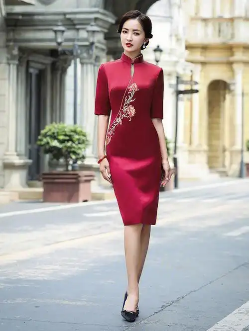 复古中国风手工刺绣改良旗袍气质高贵