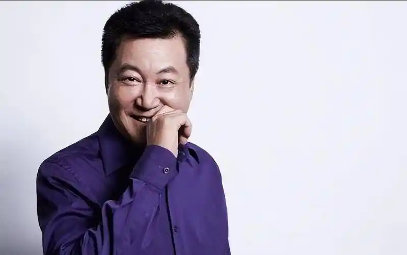 导演赵宝刚:闪婚娶初恋丁芯,47岁有喜,结婚36年宠妻如宝_孙红雷_时候