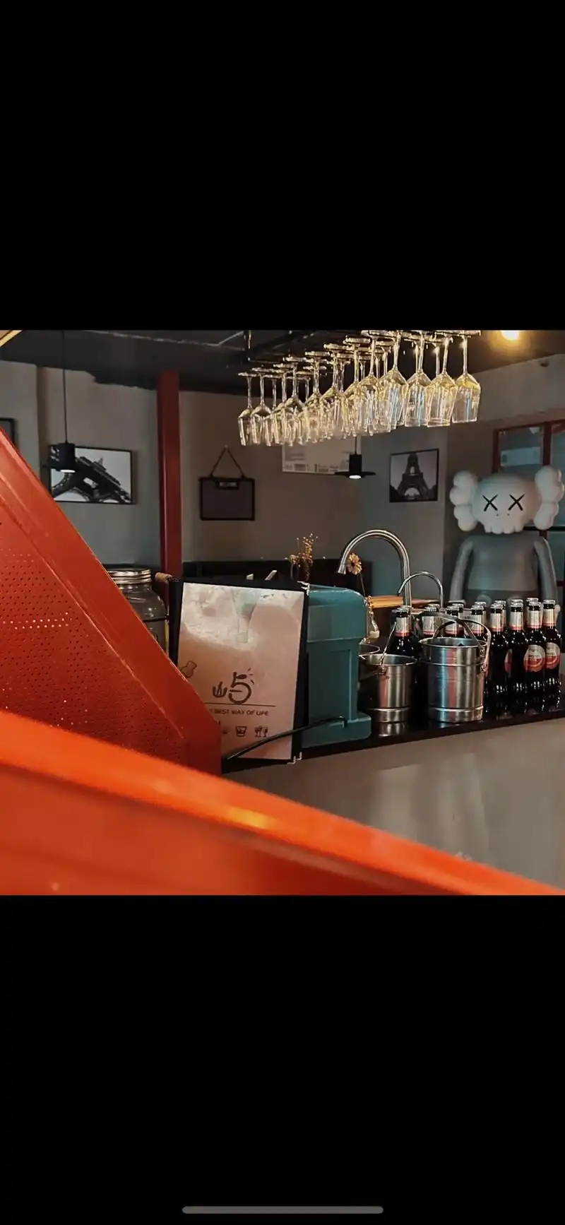 清吧酒吧朋友圈文案.1.今晚夜色很美适合微醺哦  2.当生活 - 抖音