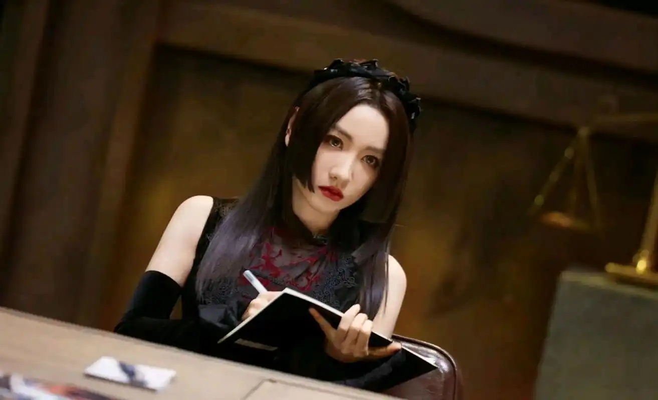 八卦娱乐明星# #杨蓉# #明星大侦探# 杨蓉在明星大侦探里扮演蓉哥特