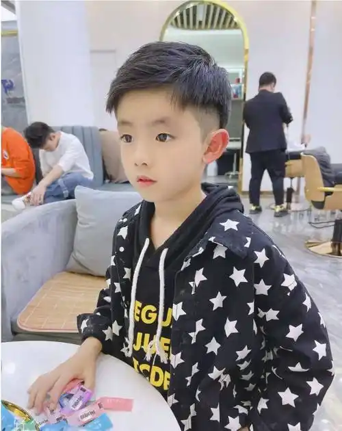 原创天热小男孩剪什么发型寸头锅盖头纹理烫10几款任你挑选