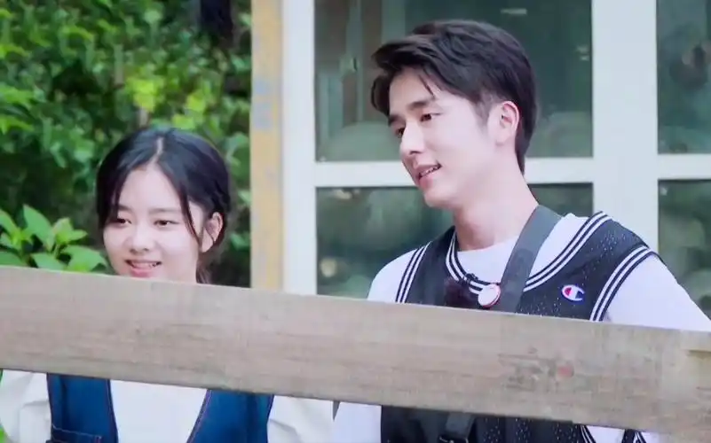 新韵张新成谭松韵第六期plus版同框糖我喜欢的也分你一半