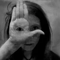 比较诡异的重口味黑白女生头像很诧异的ps效果qq鬼头像