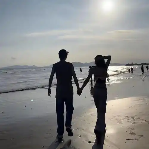 牵手海边363436373039浪漫情侣头像