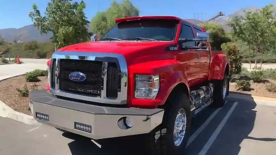 巨无霸福特f-650,猛禽在它面前也是个小不点