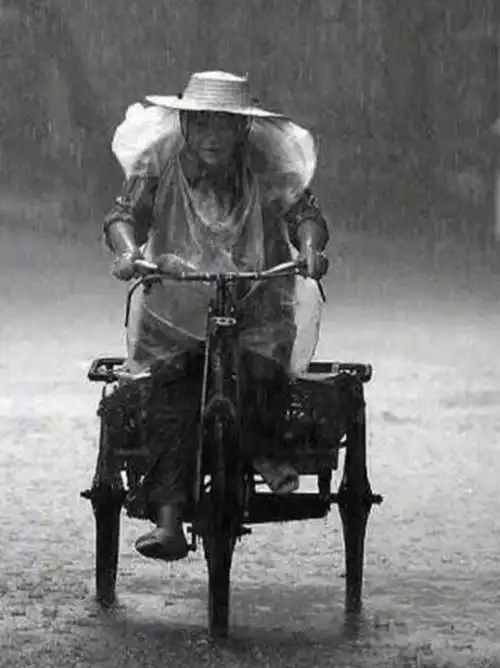 女人苦累最无助的图片,女生心累压力大的图片