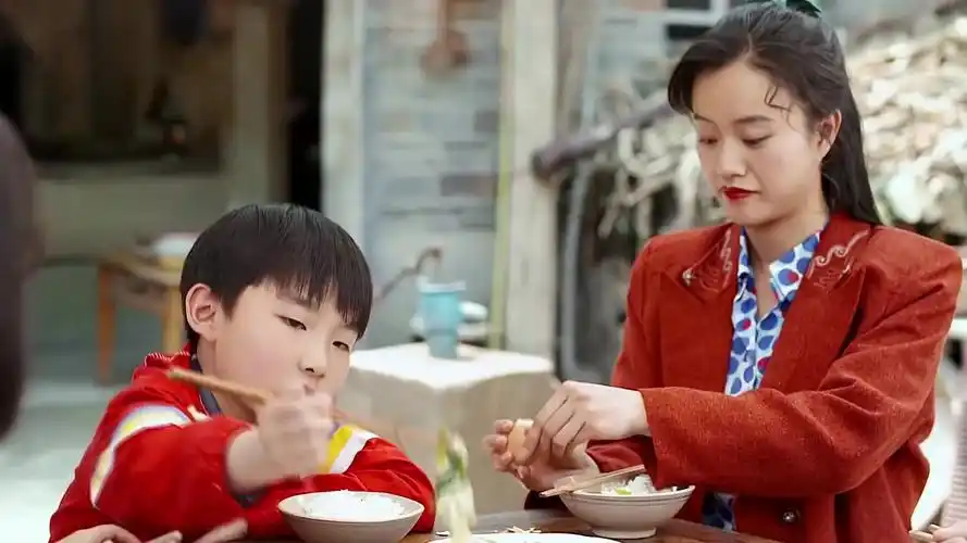 俺娘田小草小浩孔融让蛋大龙饭桌洗筷家教一下就看出来了