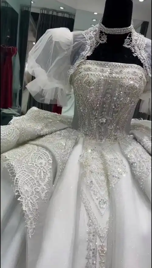 高端奢华款婚纱