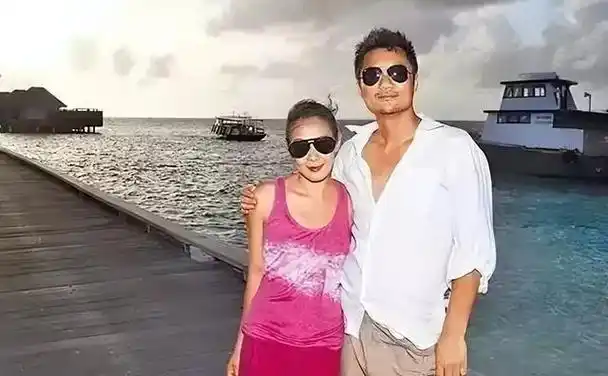 著名歌手刘若英痴恋大10岁恩师为何最后情定北京富豪