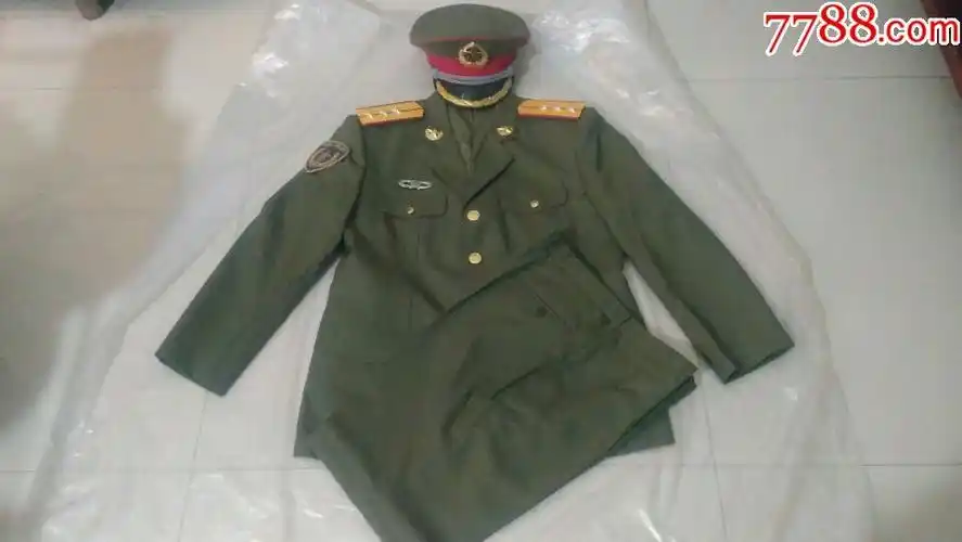 97驻港全新品一套