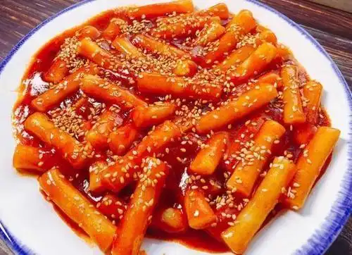 韩式辣炒年糕,辣味十足,看着就有食欲,让人忍不住流口水