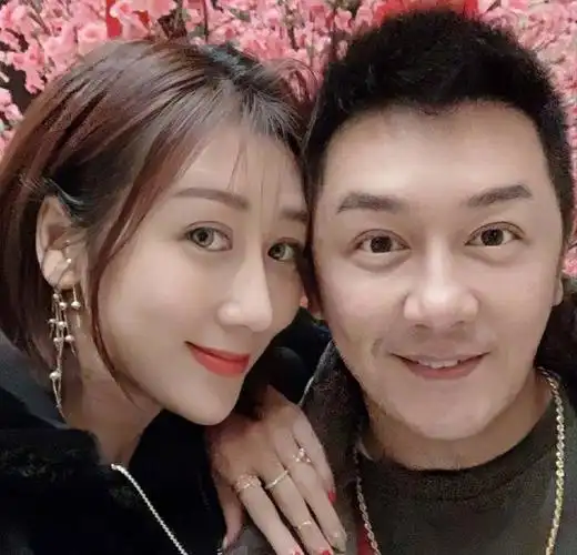 再婚娶内地小娇妻的10位老港星,最后一对爷孙恋,堪称爱情传奇|罗嘉良