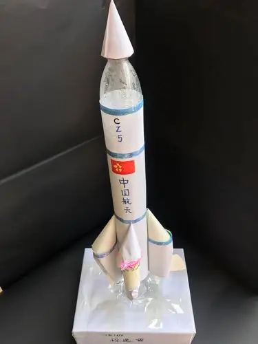 科大附小第6届数学节一年级5 6班"立体图形拼搭"作品展