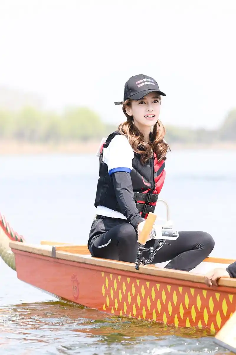 angelababy《奔跑吧》痛失资格落泪 为团队拼搏坚守跑男精神9