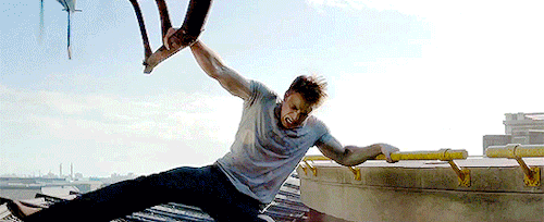 唐尼叔:蜘蛛侠也是他的大粉丝:还有噙满泪花之时:最后,和冬兵这个体位