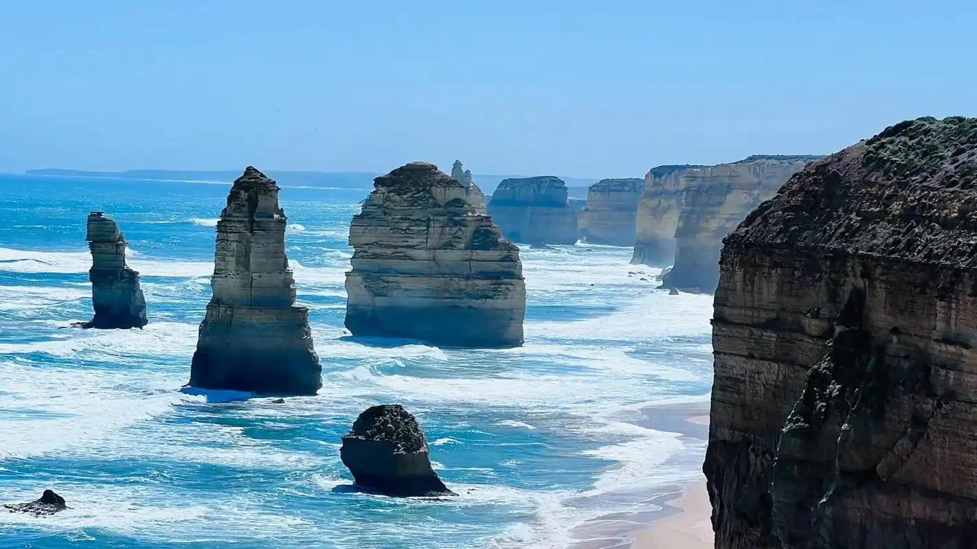 在澳洲墨尔本大洋路十二门徒游玩! - 抖音