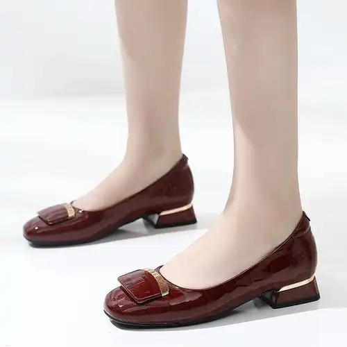 时尚漆皮品牌大码41一43女士单鞋女鞋真皮平底浅口皮鞋2023新款