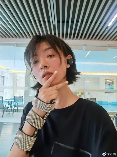 短发女生自拍大赛