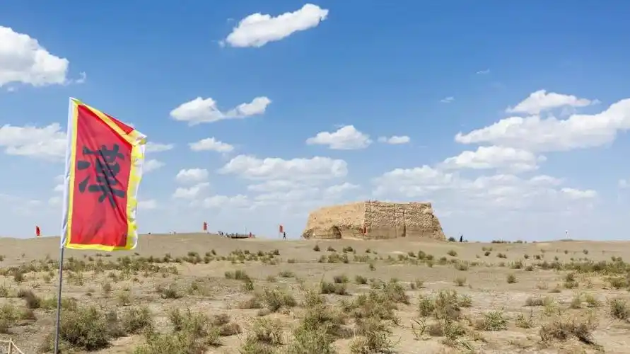 从玉门关开始,打卡最靠近古楼兰的敦煌遗迹