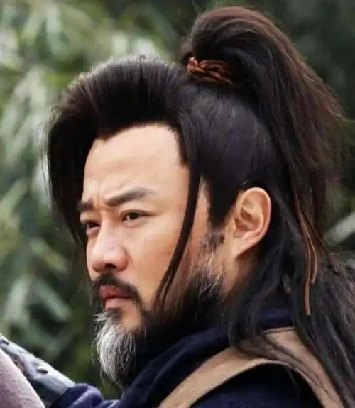 《天龙八部》中,萧峰之父萧远山是什么身份?为何武功那么高?