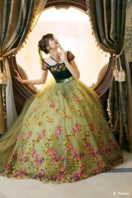 迪士尼系公主婚纱# 迪士尼联名婚纱,美出了童话里的模样[心] 品牌