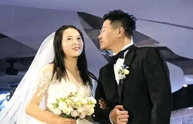 12月22日前国脚李金羽与爱妻毕文晴在家乡沈阳举办婚礼!