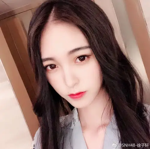 snh48-徐子轩 "雨一直在下哦,可是有你们在就是晴天了."  晚上好啊