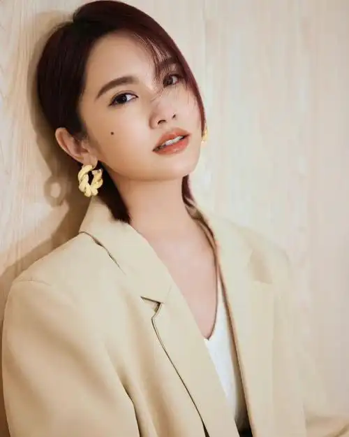 陆瑶我就是那个模特李荣浩离开我以后他就没有好听的歌了